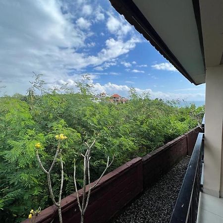 Ocean Breeze Uluwatu Apartments Exteriör bild